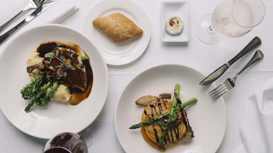 Sydney: Dinner Cruise with 3-Course Meal - Drink Strategy: Welcome Bubbles, Then a Licensed Bar Option