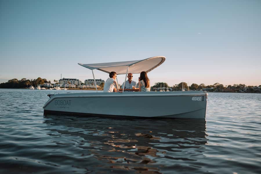 Sydney: Electric Boat Rental from Cabarita Point - Cabarita Point to your own pace on the Parramatta River