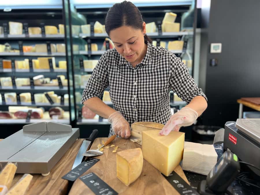 Sydney: Food Tour in Surry Hills with 8 Local Food Tastings - Surry Hills and Oxford Street: why this part of Sydney tastes different