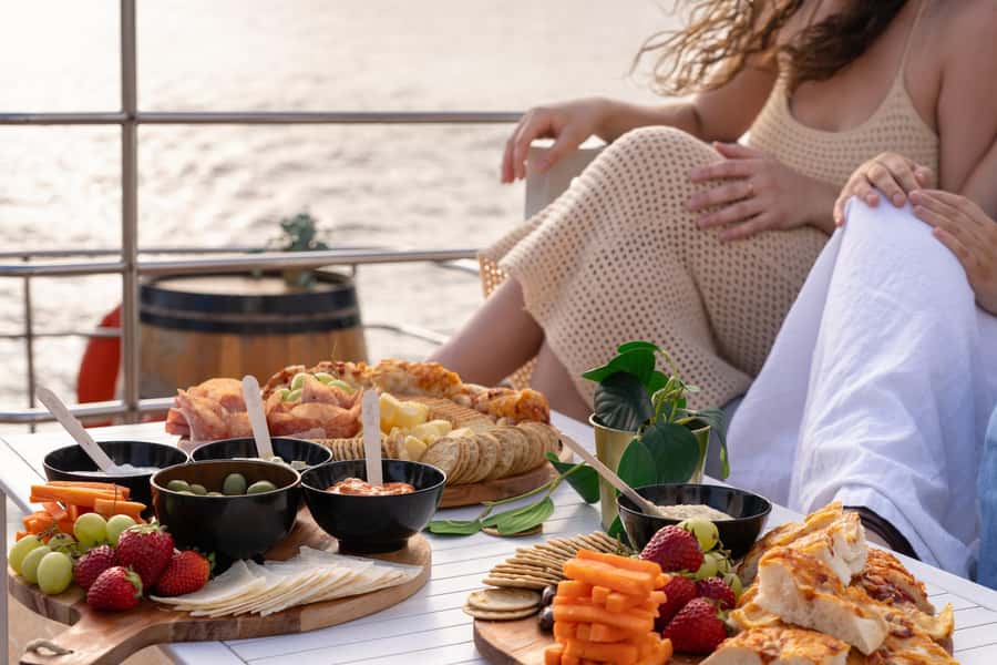 Sydney: Golden Glow Sunset Harbour Cruise with 1 Drink - Key highlights you should care about