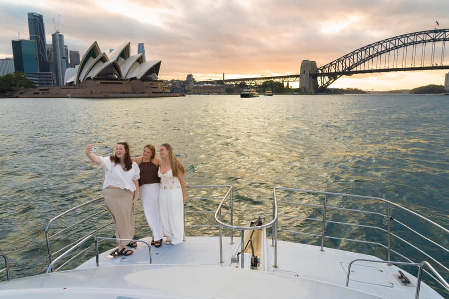 Sydney: Golden Glow Sunset Harbour Cruise with 1 Drink - Price and value: is $60 a smart use of your time?