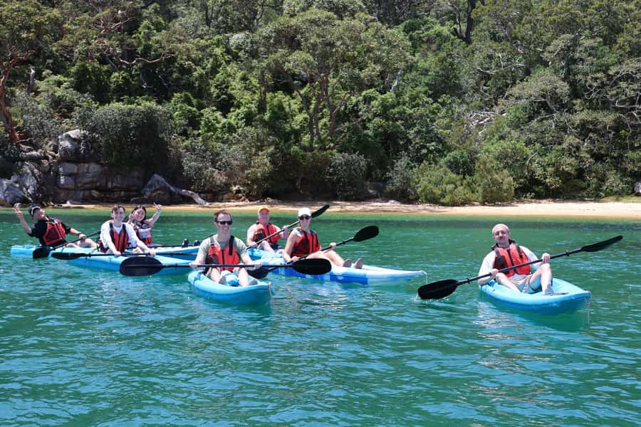 Sydney: Guided Kayak Tour of Manly Cove Beaches - The 150 minutes: how the tour stays relaxed while still feeling like an adventure