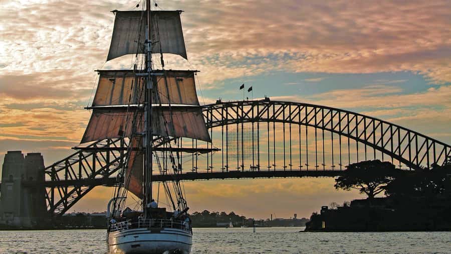 Sydney: Harbor Sunset Cruise with Dinner - Southern Swan or Soren Larsen, and how the ship changes the experience