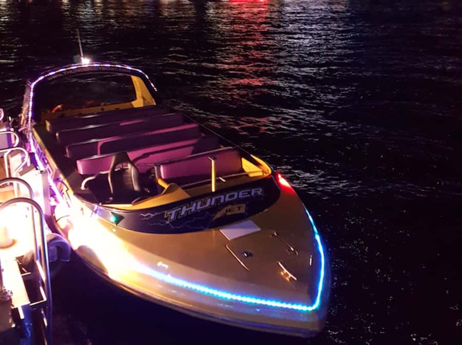 Sydney Harbour: 30 Minute Slow Jet Boat Vivid Cruise - The 30-minute flow, and how to make the most of it