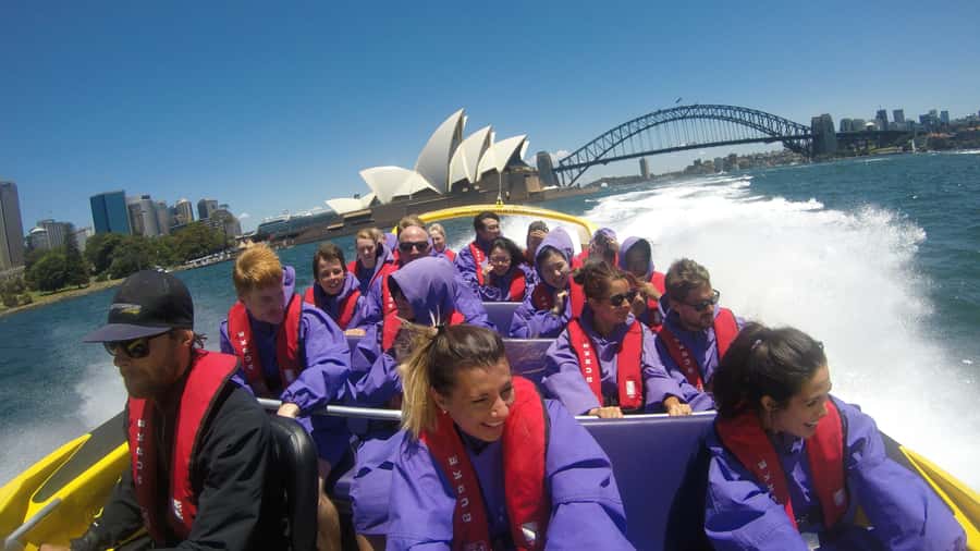 Sydney Harbour: 45-Minute Extreme Adrenaline Rush Ride - 45 Minutes of Harbour Adrenaline: How the Skipper Builds the Chaos