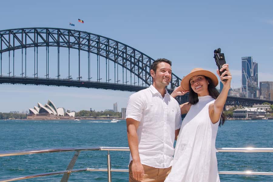 Sydney Harbour Sightseeing Cruise from Circular Quay - Bradley’s Head to Taronga Zoo: wildlife and coastline from the sea