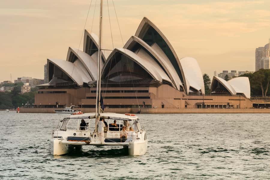 Sydney Harbour: Sunset Catamaran Cruise - Crew and photo help: the difference between seeing Sydney and capturing it