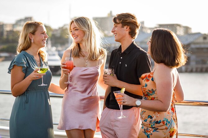 Sydney Harbour Sunset Dinner Cruise from Darling Harbour - Live Music on Weekends: Atmosphere Without the Stage Show