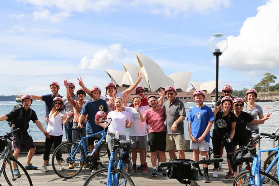 Sydney Highlights 2.5-Hour Bike Tour - Circular Quay and the Harbourfront Mood