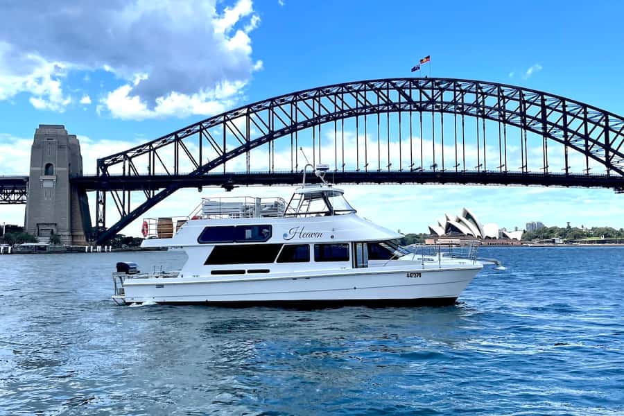 Sydney: Intimate Vivid Harbour Cruise with Canapes - Quick reasons this Vivid cruise works