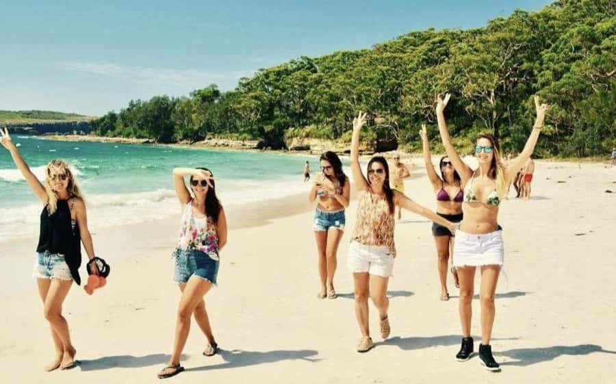 Sydney: Jervis Bay Day Trip with Dolphins, Roos & Beach Time - How the 20-guest small group feels on the ground