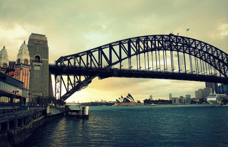 Sydney Private & Custom Walking Experience with a Local - Food, tickets, and transport: know the limits