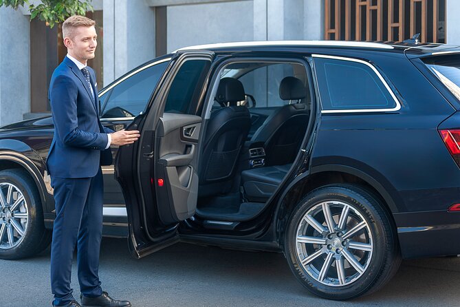 Sydney's Best Airport Arrival Transfers - Airport to CBD - Where You Meet Your Chauffeur at Sydney Airport