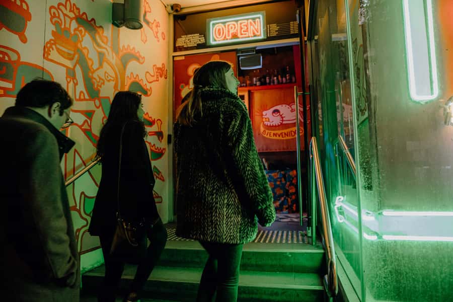 Sydney: Secret Bar Guided Tour with Complimentary Drink - How the 210-minute crawl stays fun (and not chaotic)