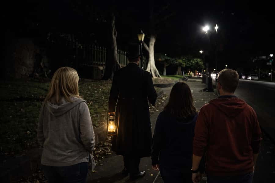 Sydney: Spirits of the Rock and Dark Past Walking Tour - The 90-Minute Pace: Enough Time for Stories, Not Enough for Slump
