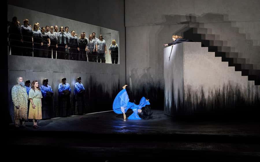 Sydney: Turandot at the Sydney Opera House - Italian singing with English and Simplified Chinese surtitles