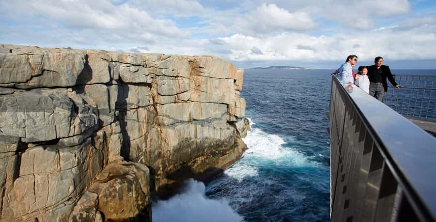 The Gap & Natural Wonders Tour - Getting oriented in Albany before the cliffs