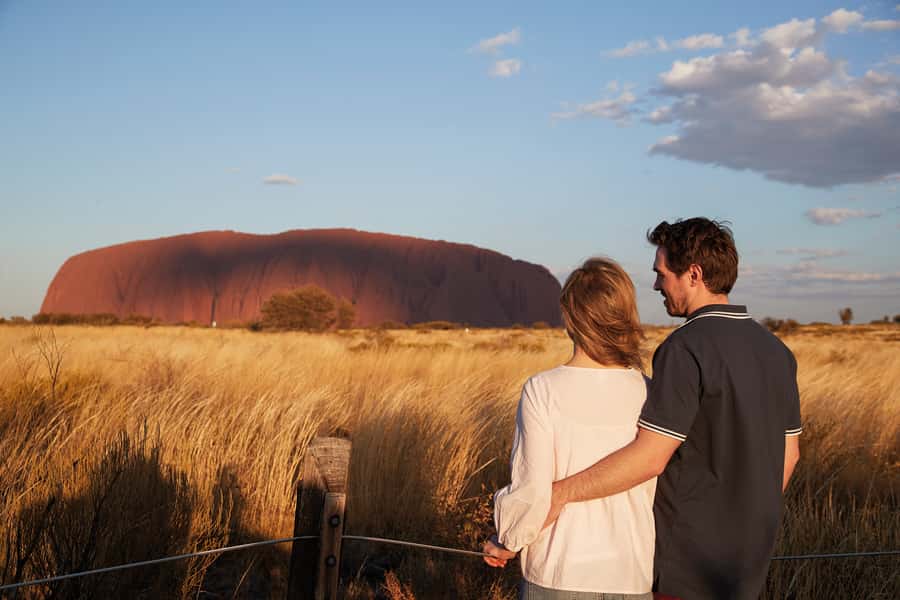Uluru: Sacred Sites & Sunset Tour with Wine & Cheeseboard - Practical stuff to pack and the weather reality you should plan for