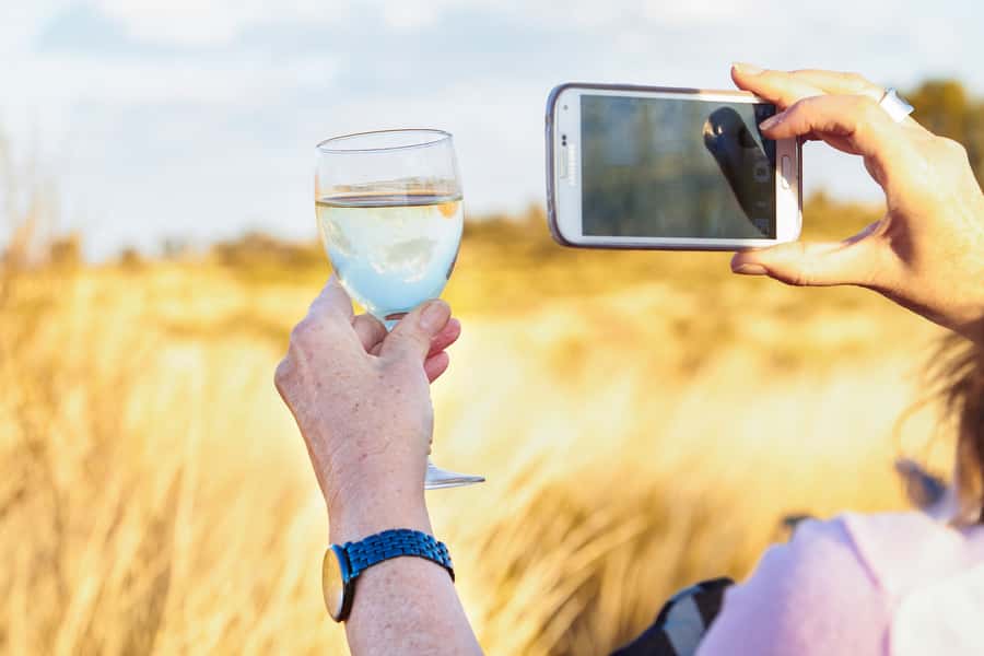 Uluru: Sacred Sites & Sunset Tour with Wine & Cheeseboard - Sunset, wine, and a cheeseboard: how the timing and food set the mood